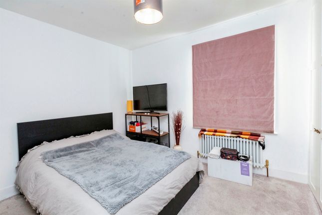 Terraced house for sale in Belgrave Road, Slough