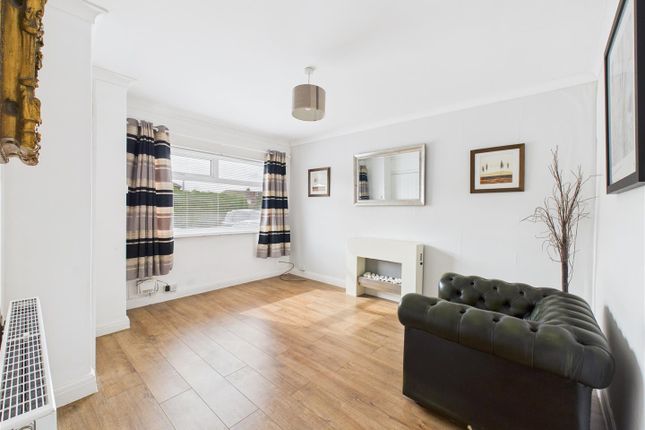 37, Mayland Avenue, Hull photo 3