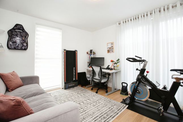 Flat for sale in Gresley Close, Stratford-Upon-Avon, Warwickshire