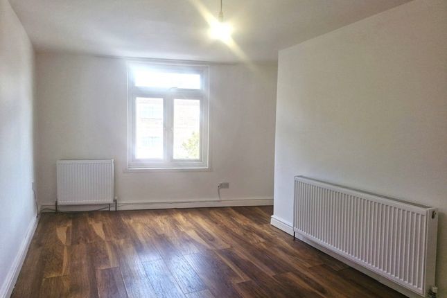 125, Hertford Road, Greater London photo 4