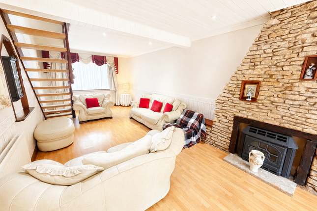 21, Johnson Road, Bedworth photo 2