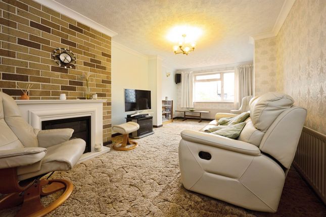 97, Waterdell, Leighton Buzzard photo 4