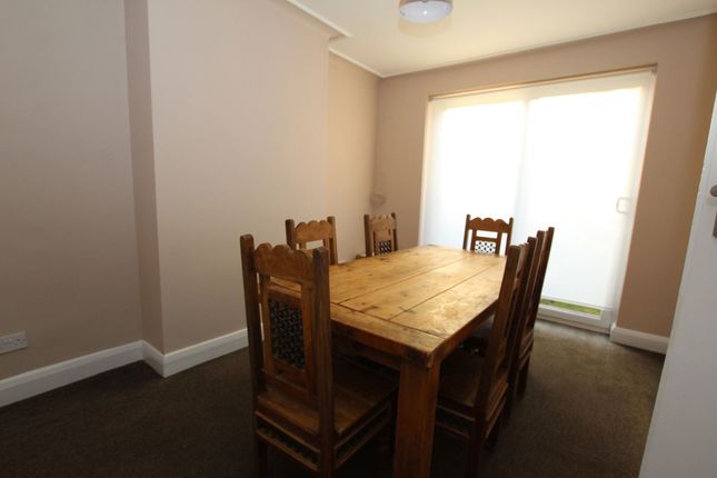 33 Fouracres road, Enfield photo 4