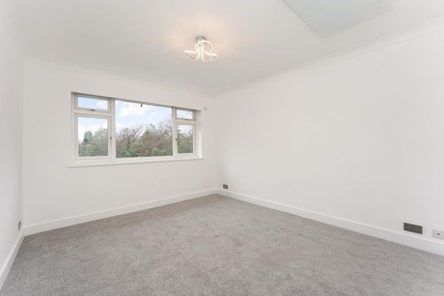 Flat to rent in Leander Court, Lovelace Gardens