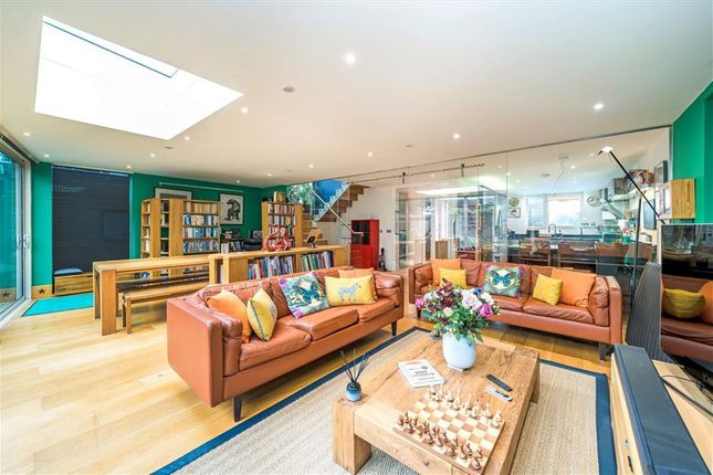 16, Langton Way, London photo 2