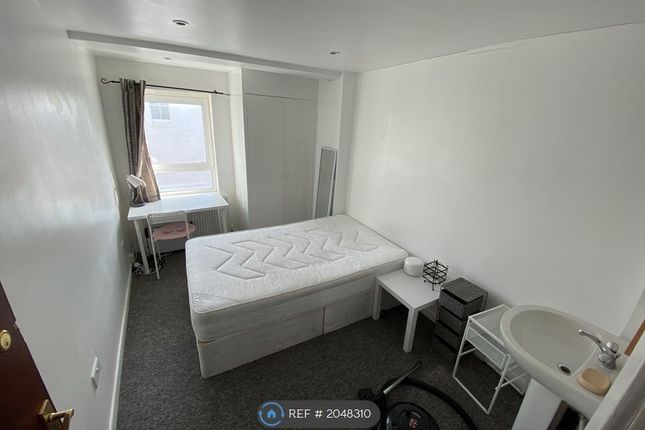 Flat to rent in St. James's Street, Brighton