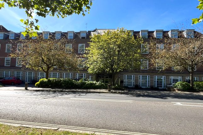 Flat to rent in Bridge Road, Welwyn Garden City