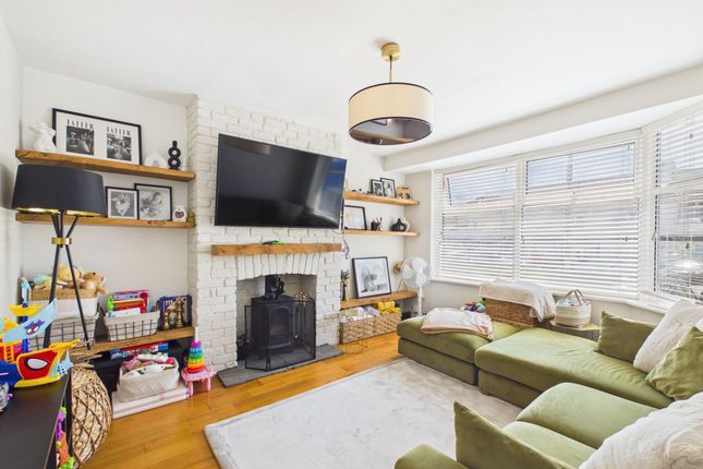 16 Monks Close, Lancing photo 2