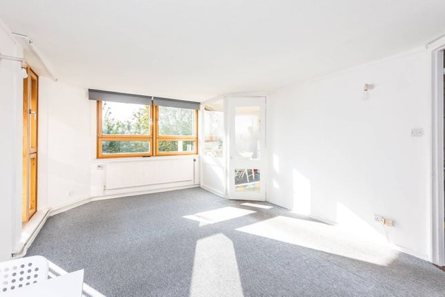 Flat to rent in Worlds End, Chelsea, London