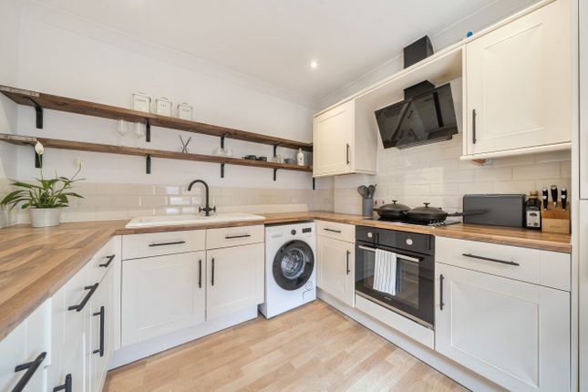 Flat 2, 5 Gruneisen Street, Hereford photo 4