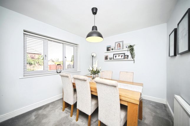 2, Hill View Close, Ilminster photo 4