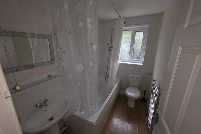 98, Pen Y Cae, Caerphilly photo 5