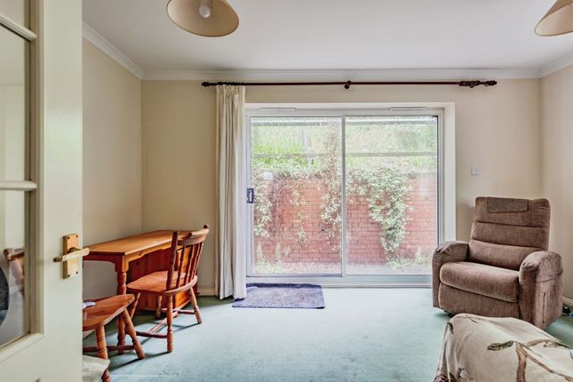 1, Squirrel Ridge, Crawley photo 3