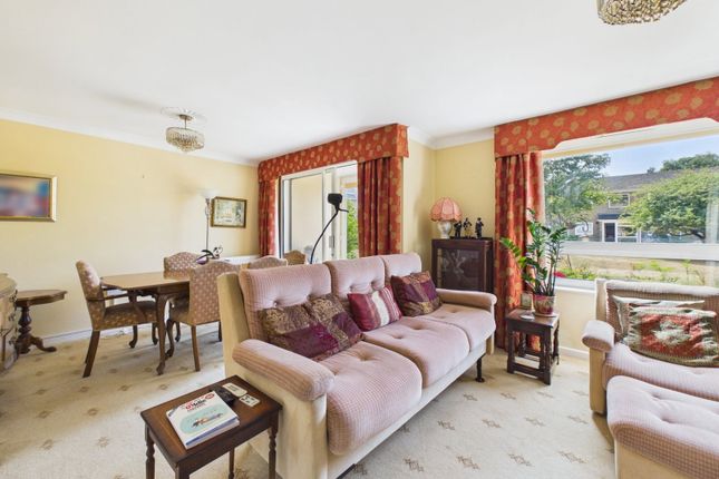 1 Lichfield Court, Pevensey Garden, Worthing photo 3