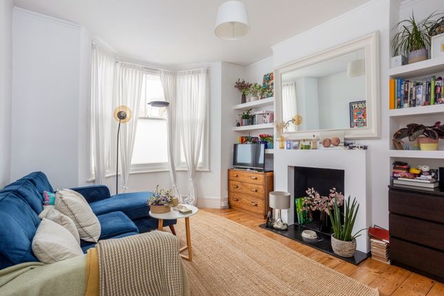 Thumbnail Flat to rent in Hiley Road, London