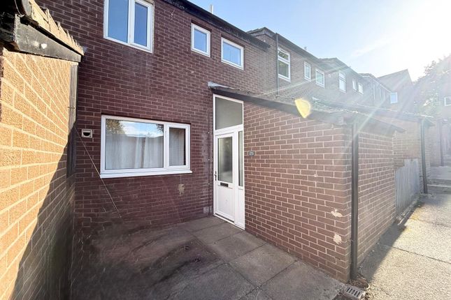 25, Snowden Vale, West Yorkshire photo 2