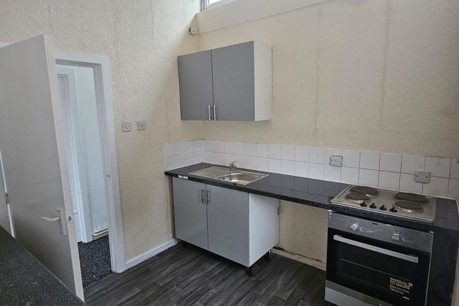 Thumbnail Flat to rent in Hawthorne Avenue, Shirebrook, Mansfield