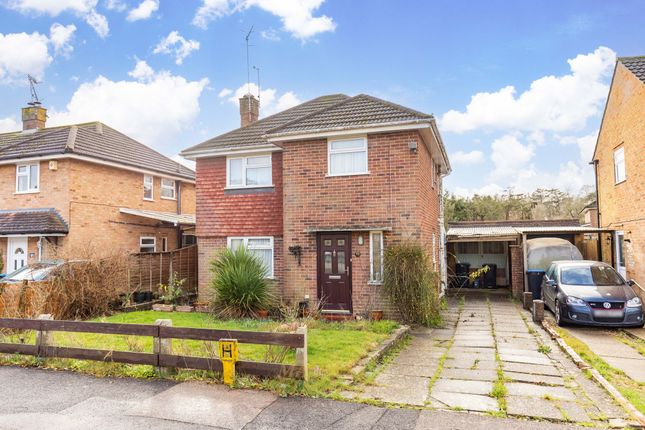 4-bed house on 51 Woodside Crescent, Horley, £475,000