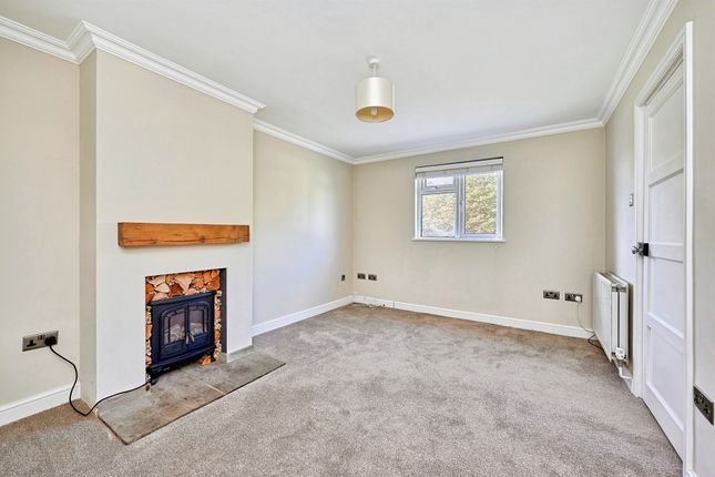 32, Weaverhead Close, Dunmow photo 2
