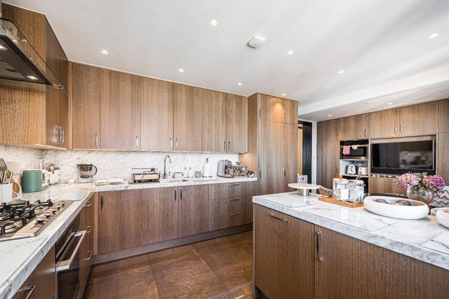 Flat 29, Lowndes Lodge, London photo 2