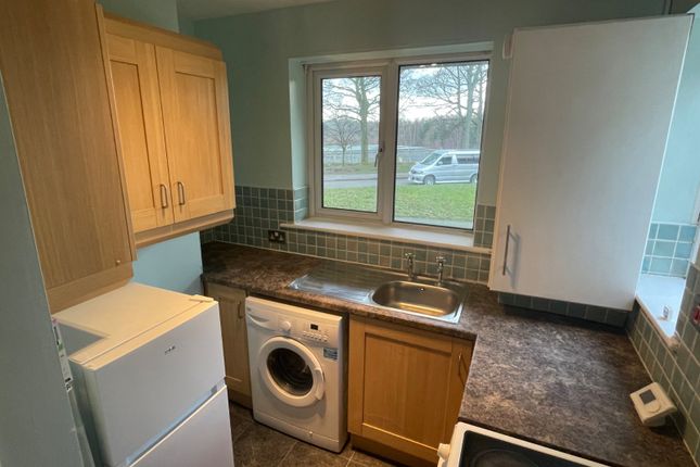 6, Leafield Close, West Yorkshire photo 4