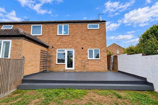 26, Tupman Close, Chelmsford photo 4
