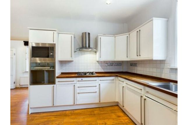 Flat for sale in Kempshott Road, Streatham