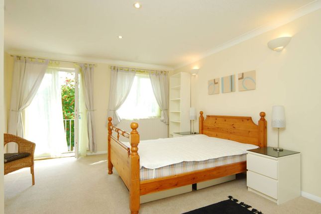 Thumbnail Property to rent in Almond Avenue, Ealing, London