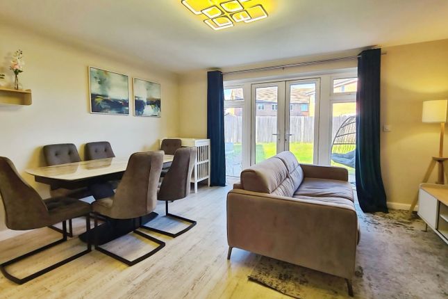 38, Lailey Path, Reading photo 2