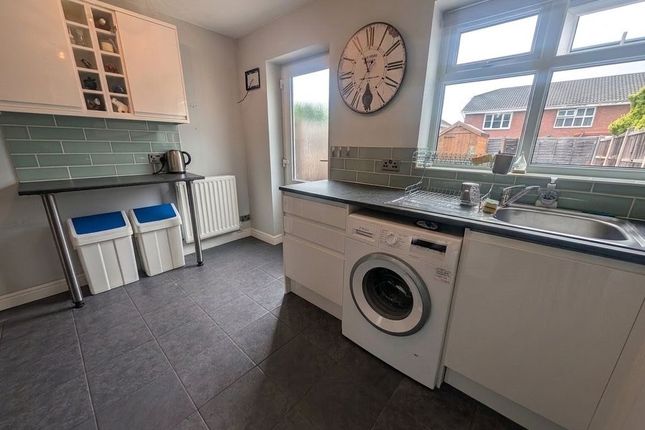 33, Penshurst Way, Nuneaton photo 4
