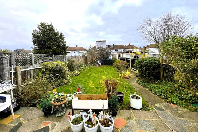 60, Tudor Drive, Morden photo 4