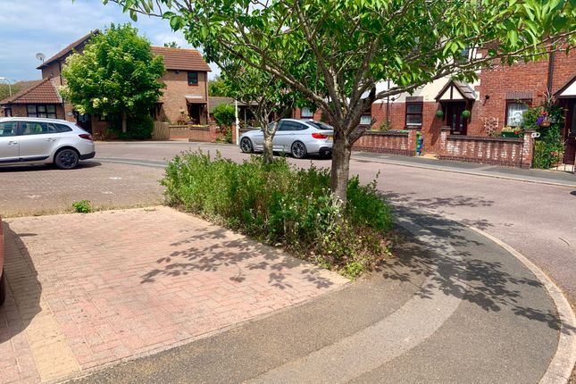 3, Chardstock Close, Exeter photo 2