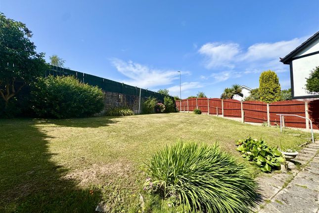 13, Deepweir Gardens, Caldicot photo 3