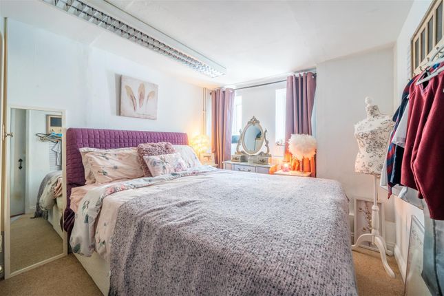 Bedroom/Office