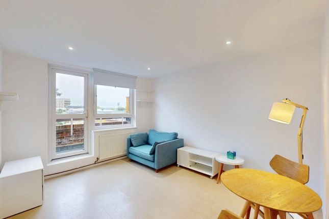 75,, Millender Walk, London photo 2