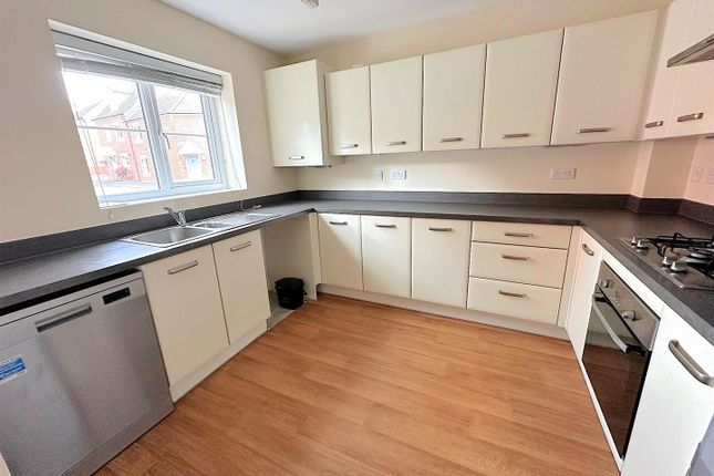 42, Bottle Kiln Rise, Brierley Hill photo 3