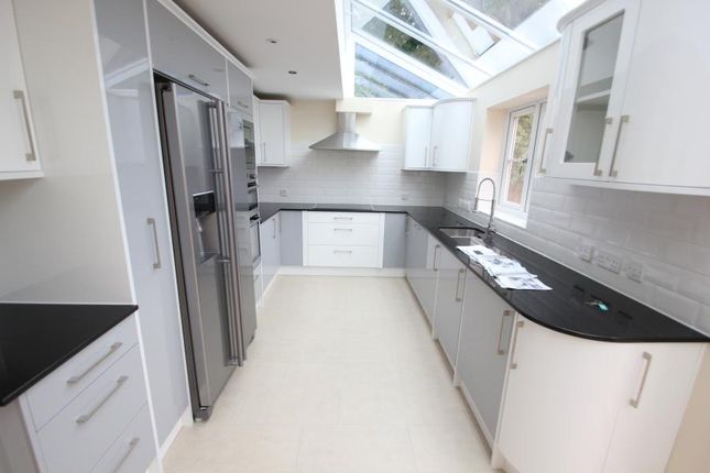 Town house to rent in Whitemore Road, Guildford