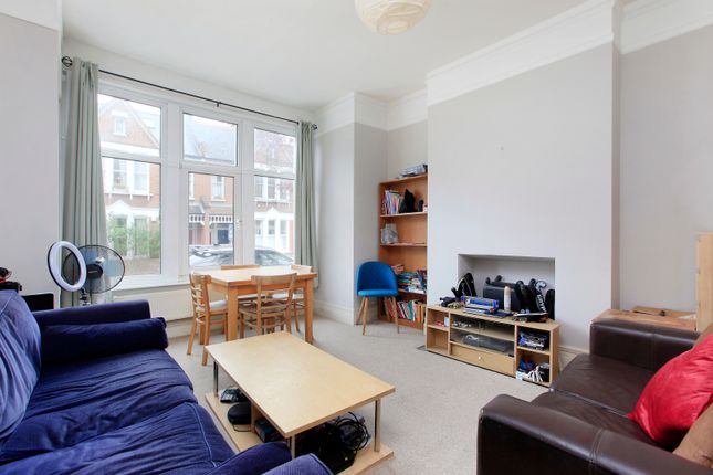 Flat to rent in Lynn Road, Clapham South, London