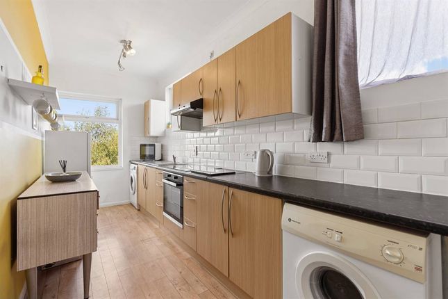Flat 2, 92-94 Herne Bay Road, Whitstable photo 4