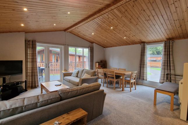 Coniston 7, White Cross Bay, Ambleside Road, Windermere photo 2