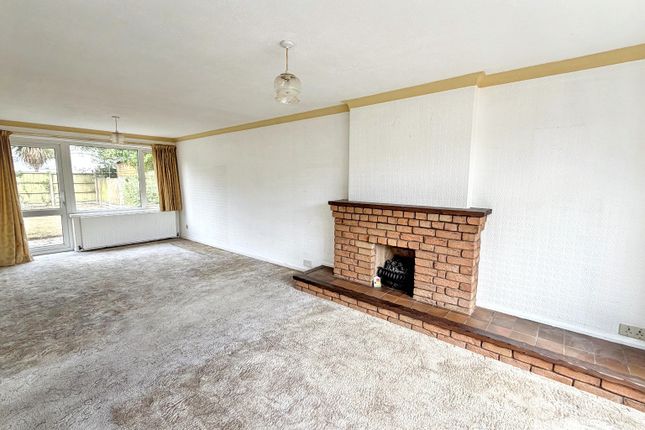 28 Barne Close, Nuneaton, Warwickshire photo 3