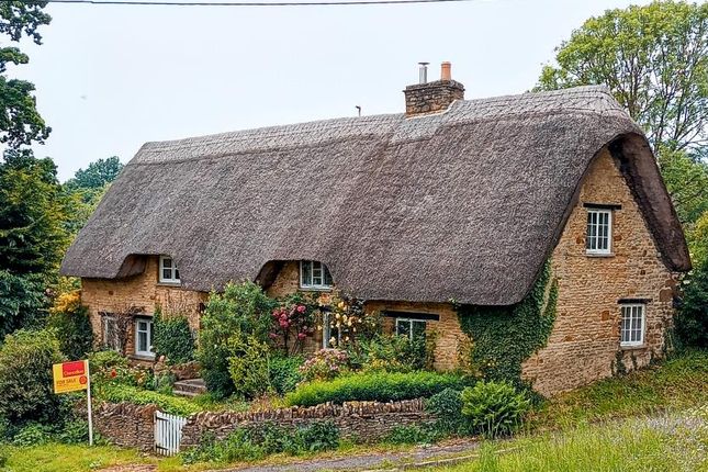 Thumbnail Cottage for sale in Church Enstone, Oxfordshire