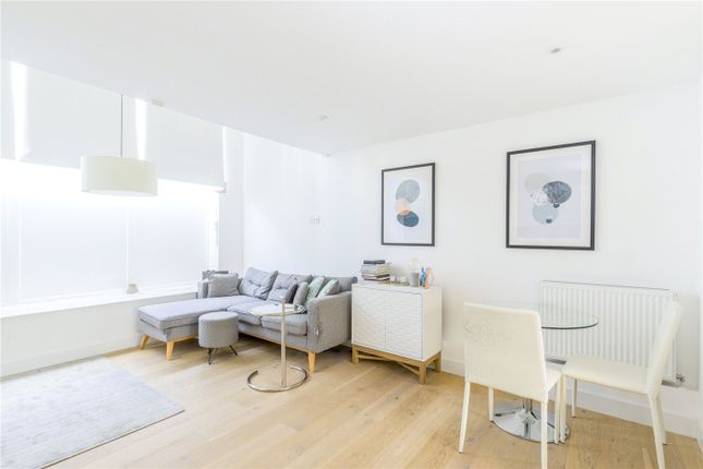 Flat to rent in Severn Court, 25 Clyde Square, London