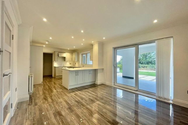 32, The Ridgeway, Radlett photo 4