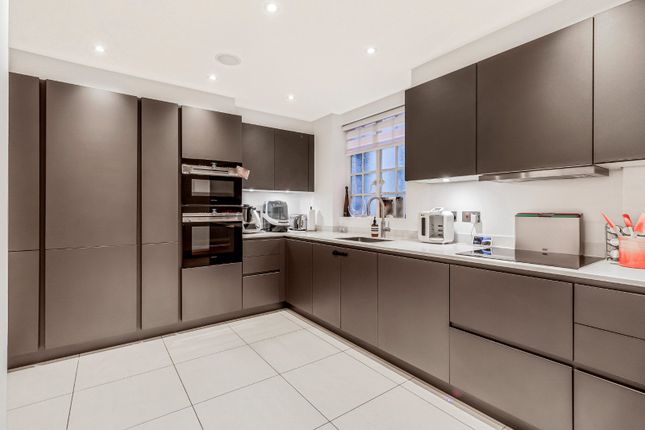 Flat 101 Chiltern Court,, Baker Street, London photo 3