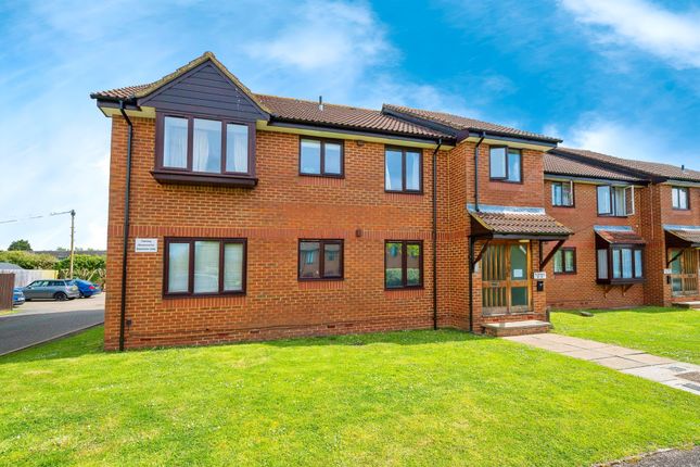 Thumbnail Flat for sale in Broadlake Close, London Colney, St. Albans