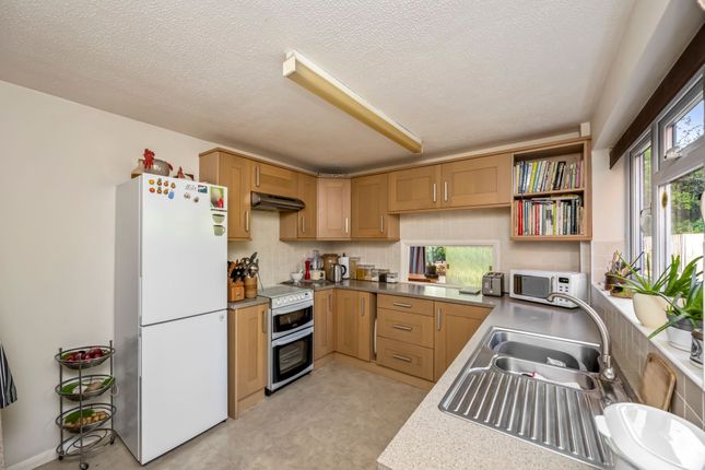 9 Curbey Close, Pulborough photo 2