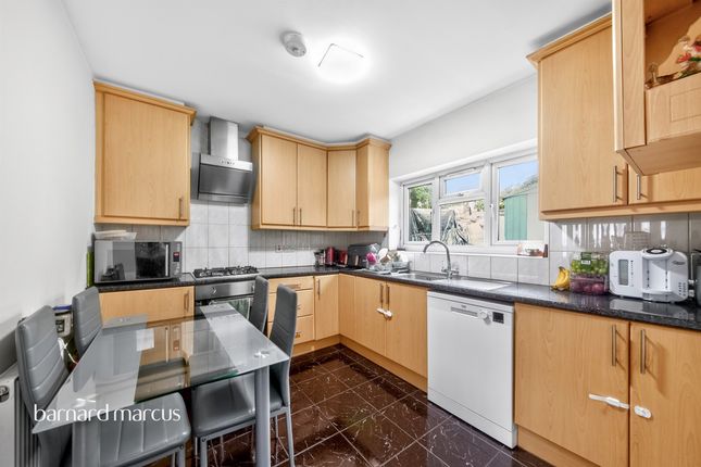 90, Ingleway, London photo 2