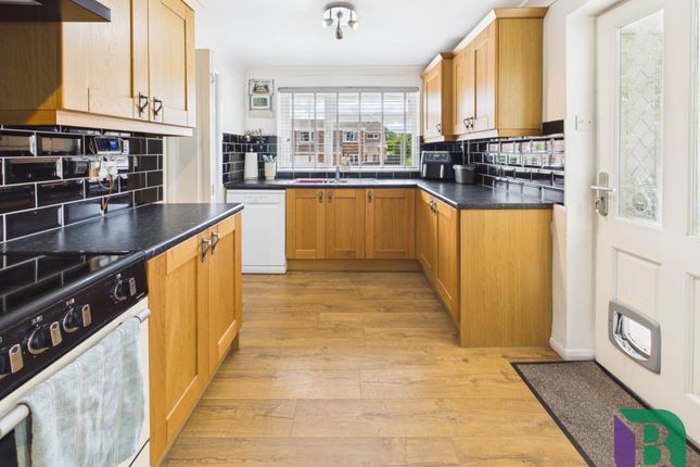 1, Vandyke Close, Milton Keynes photo 4