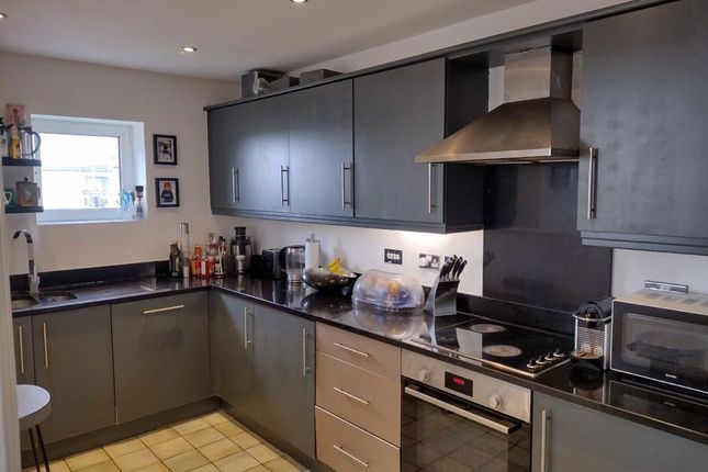 118, Holland Gardens, Brentford photo 3